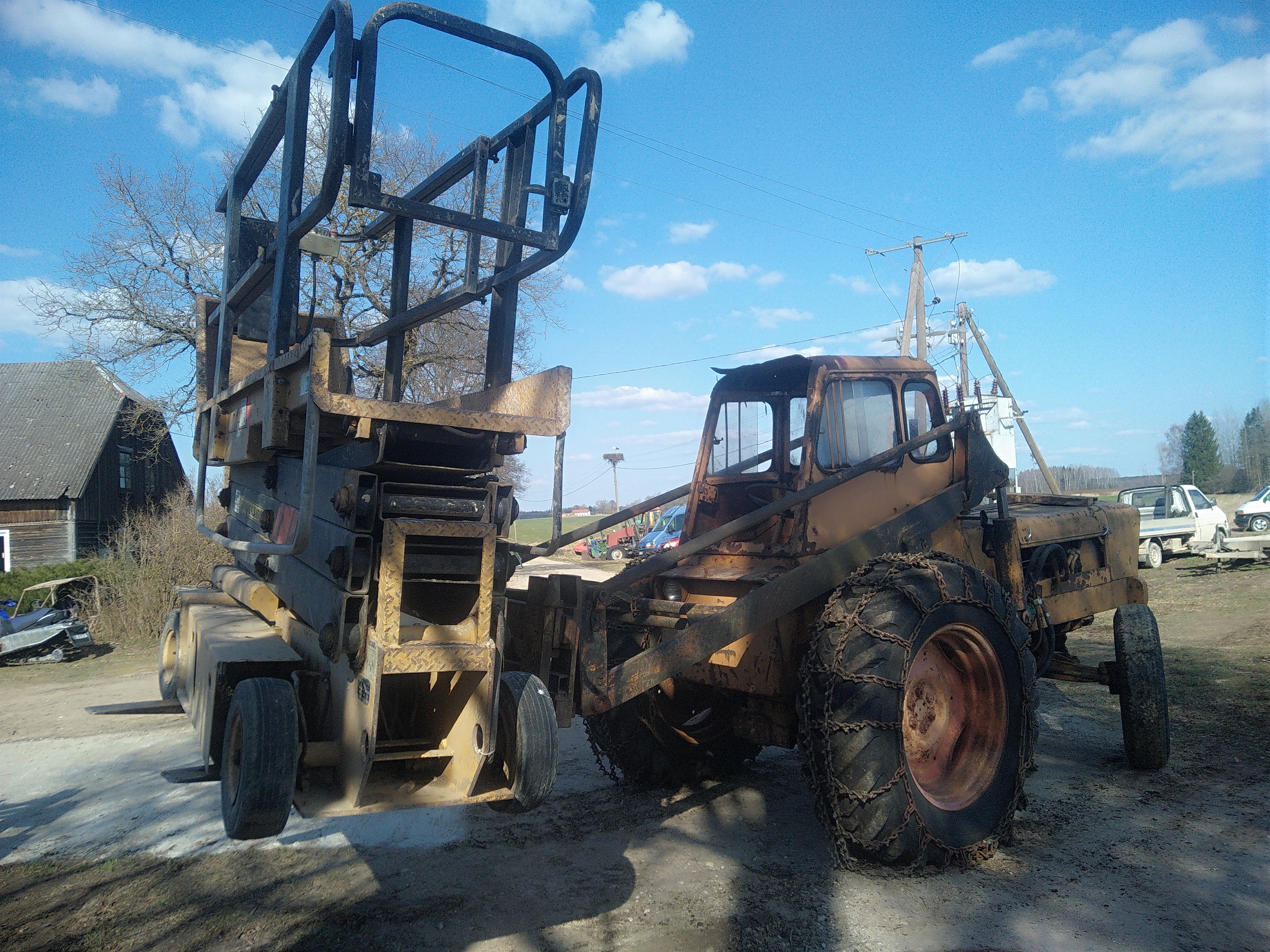 Frontālais iekrāvējs Gigantic ar Fordson major 4 cilindru dīzeli