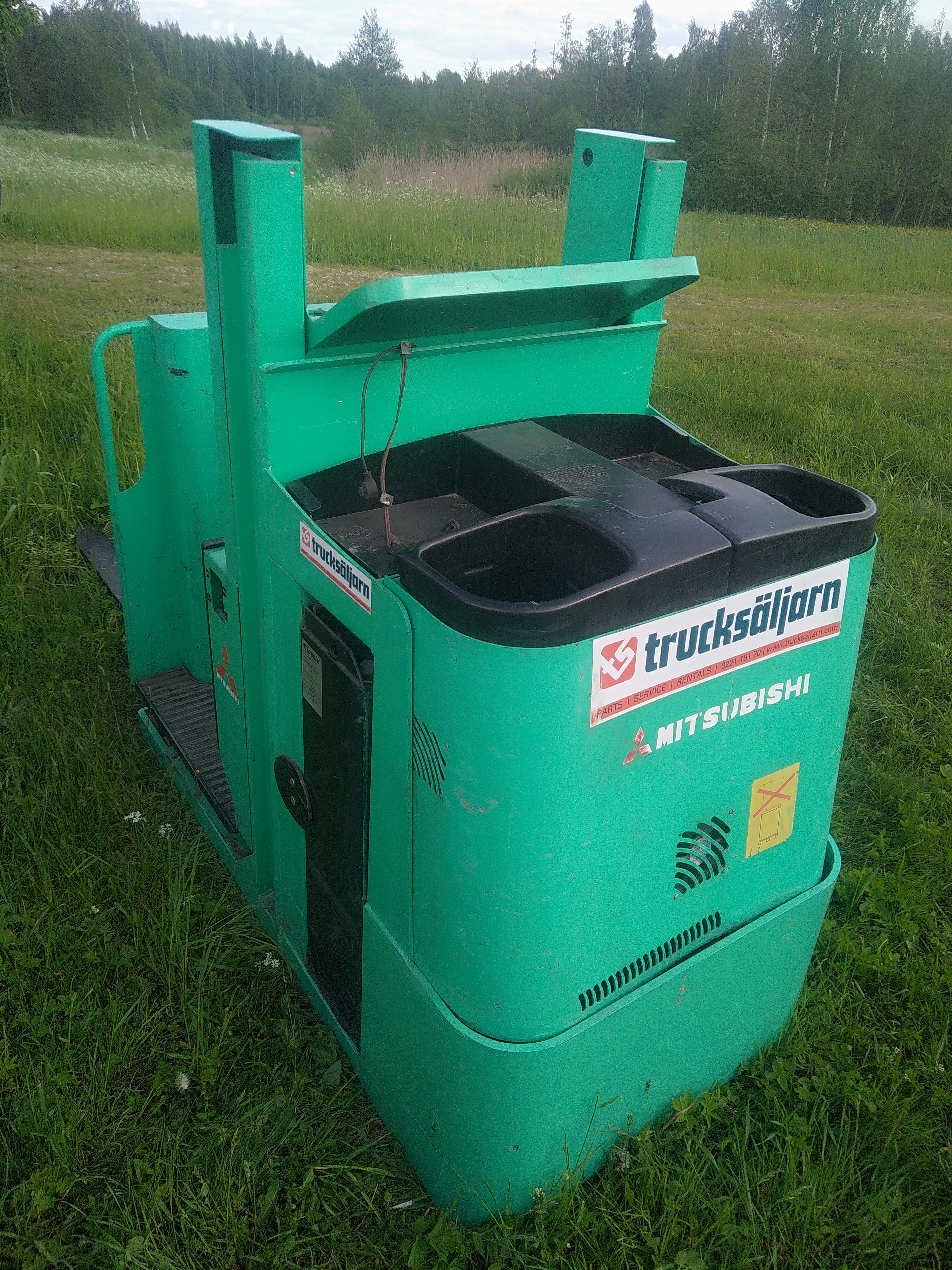 Noliktavu elektriskais pacēlājs