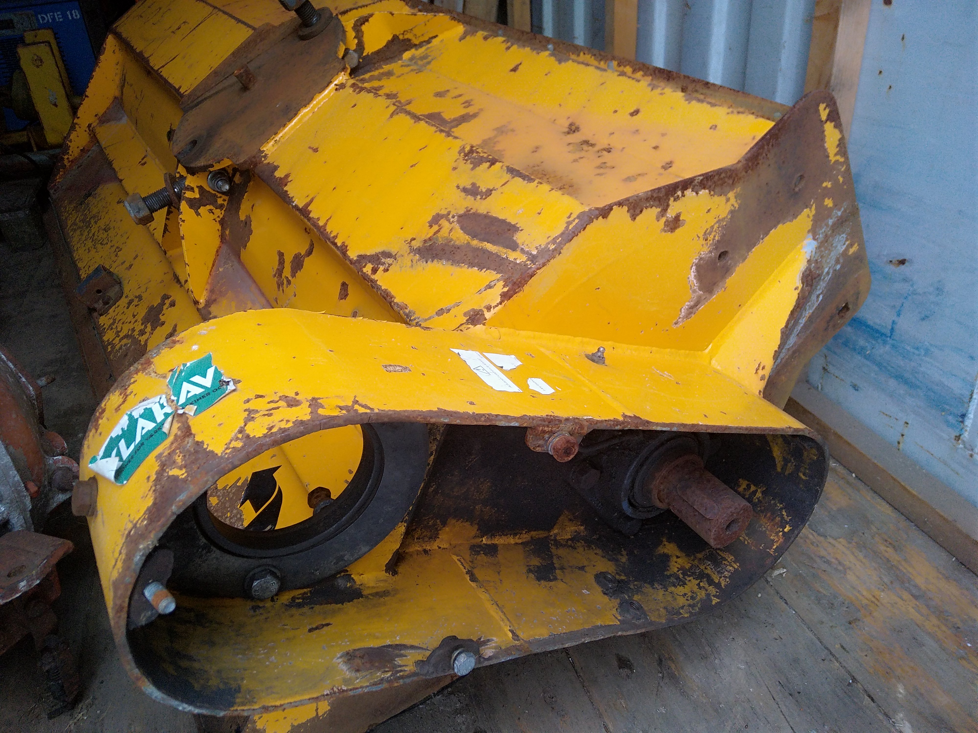 Ekskavatora smalcinātājpļaujmašīna